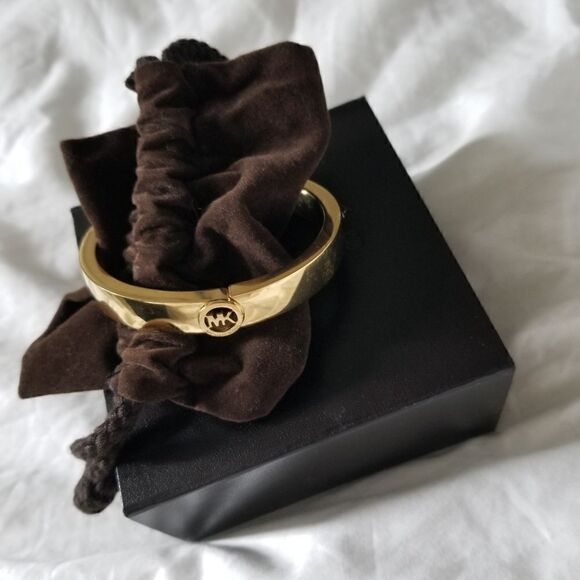 MICHAEL KORS GOLD COLOR BRACELET WITH LOGO PLAQUE WITH ORIGINAL BOX - Picture 12 of 16